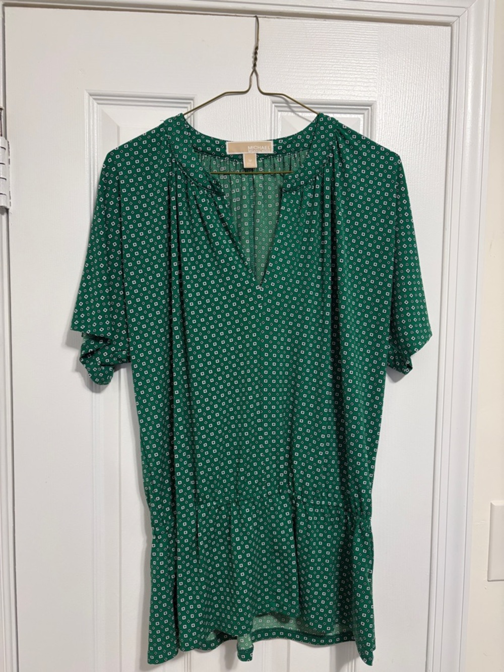 Michael Kors Size M Green Short Sleeve V-Neck Women's Shirt
